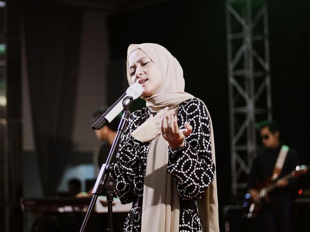 Lagu Baru Trending di YouTube, Netizen Tetap Minta Nissa Sabyan Klarifikasi